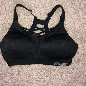 sports bra